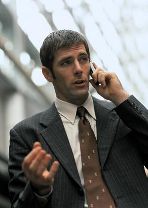 シャツの魅力を引き立てる古着のスタイリング術を徹底解説